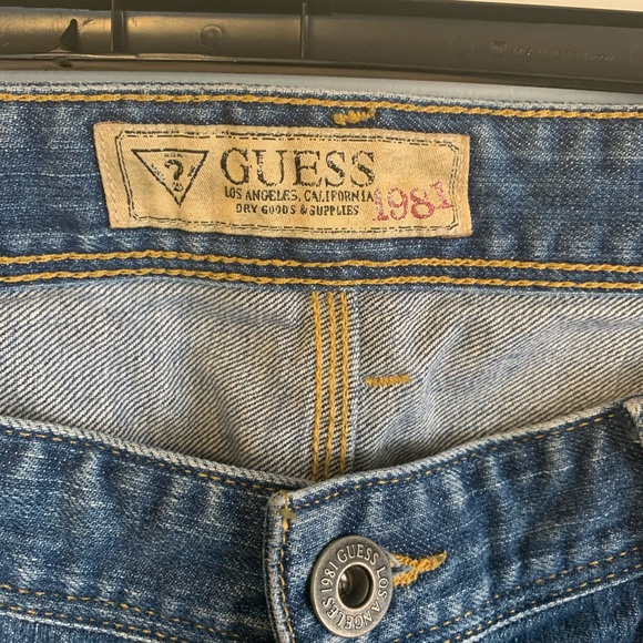 Selling a pair of Guess Jeans - Picture 2 of 6